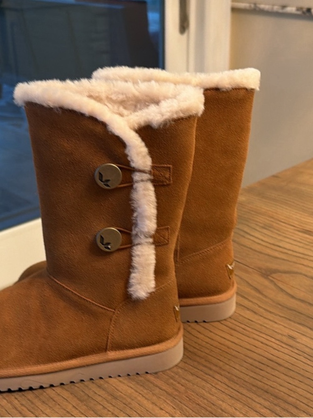 Koolaburra Chestnut Suede Short Boots with Cream Sole